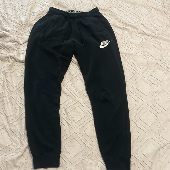 Black Nike joggers for sale - Picture 2 of 4